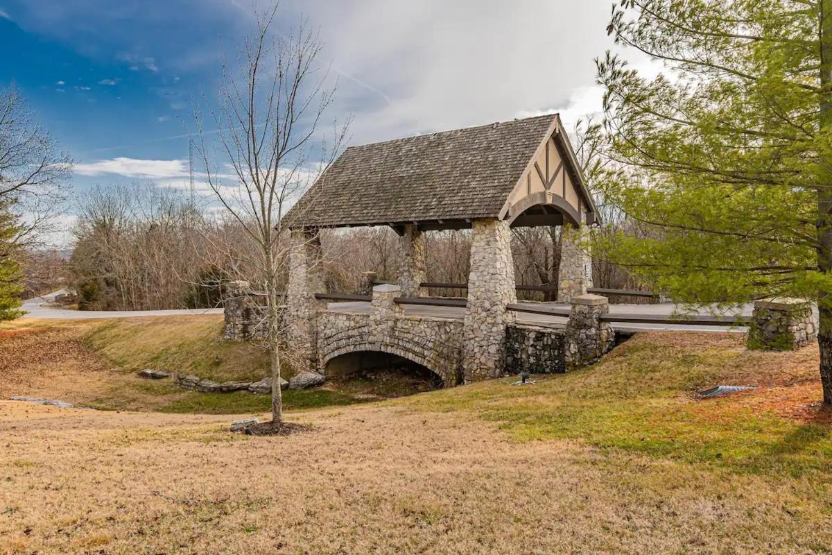 Golf On Site - Walk-In Shower - Jetted Tub - Free Attraction Tickets Included Branson Bagian luar foto